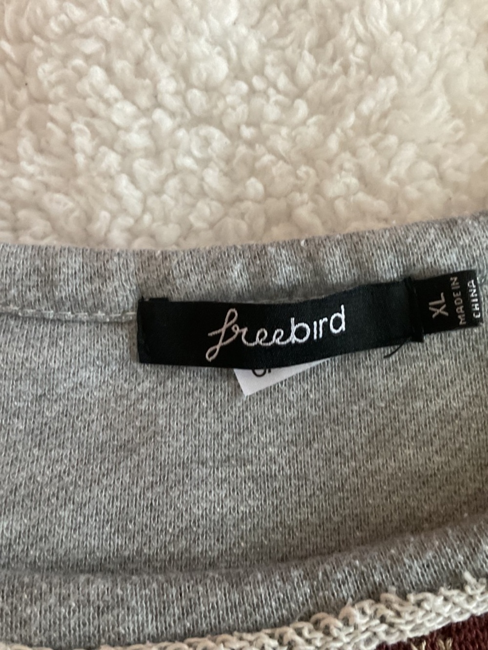 Sweaters - Picture 4 of 4